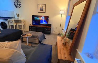 2 bedroom 2 bathroom ground floor apartment in central location - Foto 33