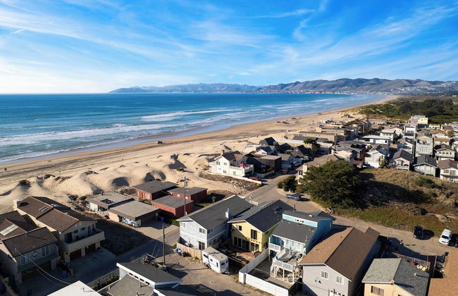 Steps to Beach w/ Patio+deck Foosball Happy Bottom Beach House by Avantstay - Foto 39