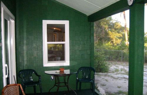Lakefront Cottage with a Private Dock near Ocala National Forest in Orange Springs, Florida - Foto 15