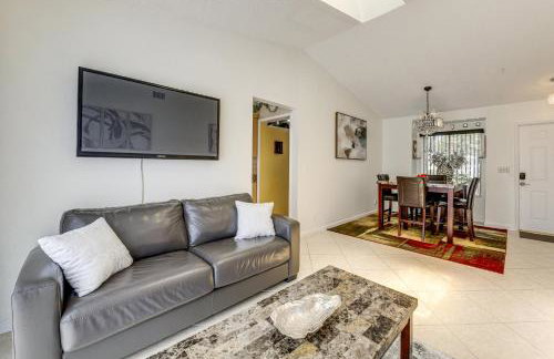 Screened Patio and Pool Boca Raton Retreat - Photo 5