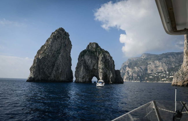 Capri Boat Tour - Foto 3