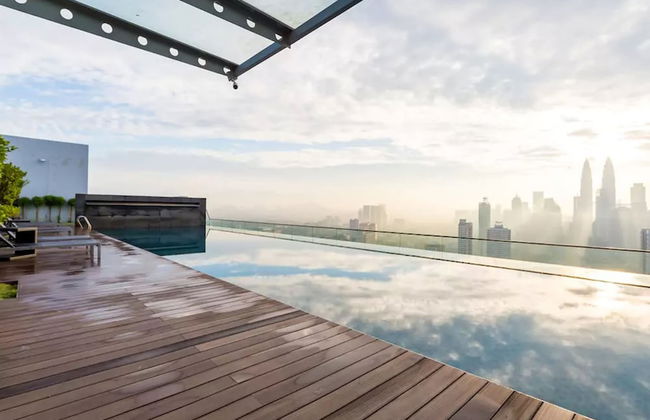 Wong's Homestay at Regalia Residence - Photo 20