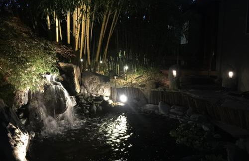 Santana Row Garden Retreat Private Executive Residence with Koi Pond and Waterfall Walk to Santana Row Valley Fair Dining and Shopping Private Entrance - Photo 37