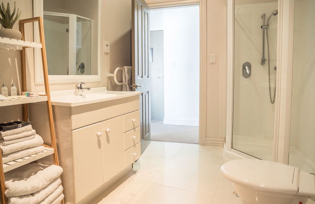 U Suites on Manners - Photo 56