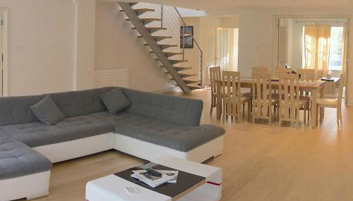 Lovely, spacious home with huge rear garden - Foto 5