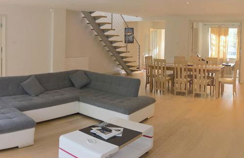 Lovely, spacious home with huge rear garden - Foto 5