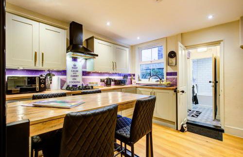 Chic Pet-Friendly Cottage, Fireplace, Wivenhoe - Foto 13