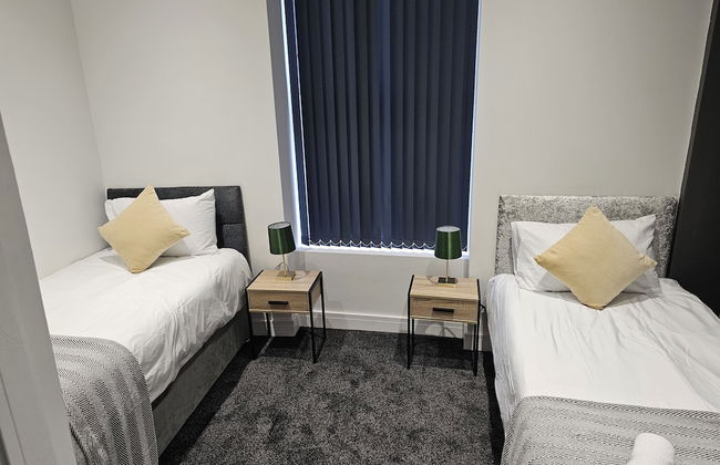 Skyline Remarkable 2-bed Apartment in Swansea - Photo 3