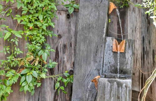 Modern Cottage, Hot Tub, Bistro Patio, Putting Green, Walk to All! - Foto 32