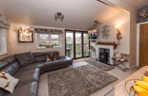 Mistletoe One Luxury Lodge with Hot Tub Windermere - Photo 19