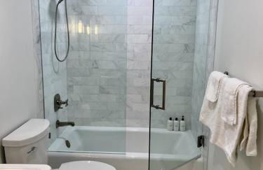 Oceanfront Fully Remodeled 2BR 2BA, Pool, Hot Tub, Gated Parking - Foto 30