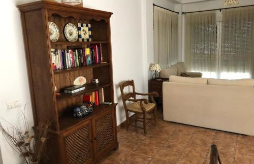 Moderno y amplio chalet, con piscina privada - Foto 27