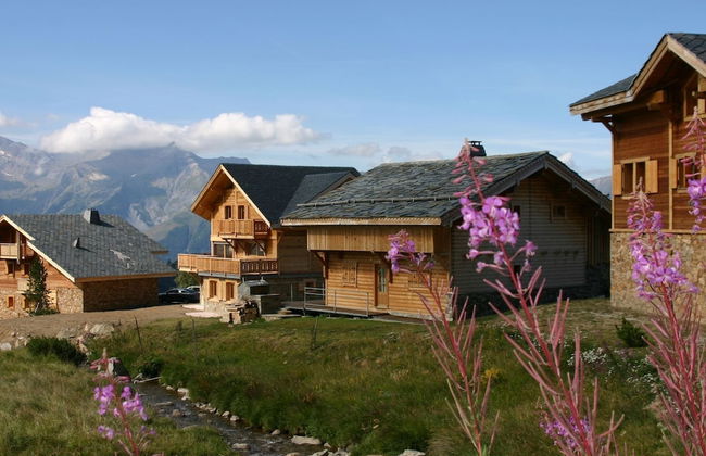 Chalet With Fireplace in Alpe D'huez - Photo 16
