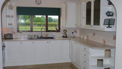 Hilltop Bungalow for a Spacious Country Break - Foto 3