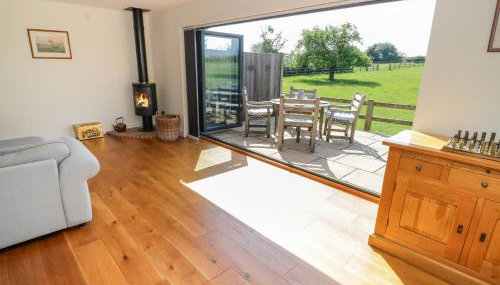 Little Owl Barn - Photo 3