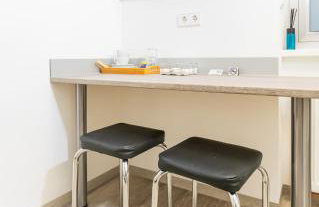 Private room #5 with 2 beds, ground floor, AC, only 2min to RAB - Foto 12