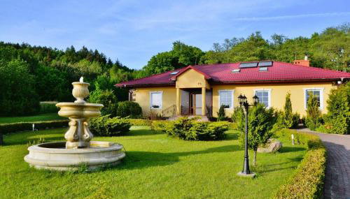 Comfortable XXL Holiday Villa by the Pond - Foto 4