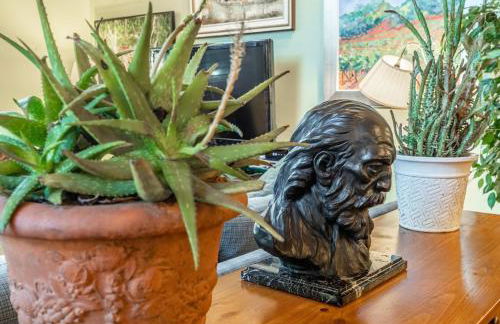 Townhouse Art Gallery in Mammoth's Best Location - Photo 8