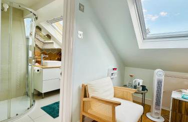 Large Double Room with Private Bathroom West Zone 3 Free Parking - Foto 6