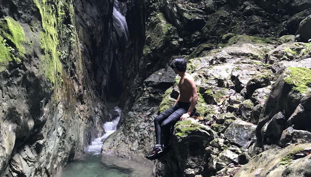 Take in the full view of this magnificent waterfall