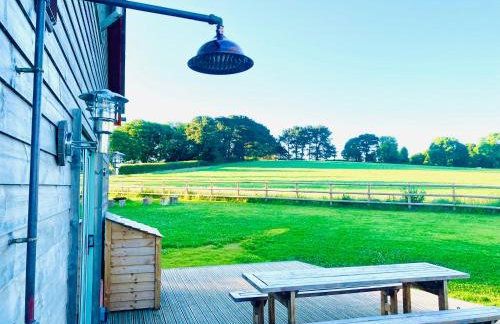 Deer Den timber clad cabin with hot tub, up private lane - Photo 26