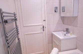 Chic 1-Bedroom Flat - 10 Min Walk to Westfield London - Foto 10