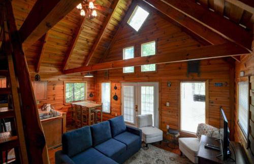 Hot Tub & WiFi - Hidden Chalet Red River Gorge KY - Foto 15