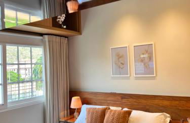 Granja Brasil - Lindo Studio - Com Piscina e Lazer - No Centro de Itaipava - Foto 1