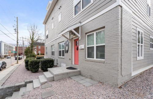 4BR Themed Stay Suite Near NC State Downtown Sleeps 10 - Foto 45