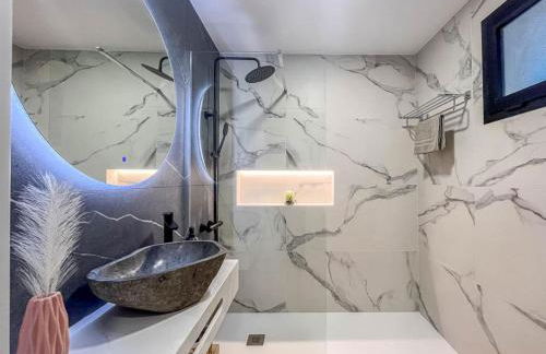 El Bunker Luxury Suite en Playa del Hombre con vista al mar - Foto 22