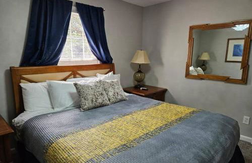 Luxury Pool with King beds Near Shops and Dining - Foto 40