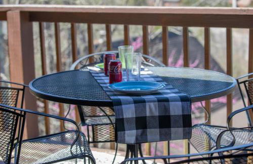 Serenity, A Rustic Log Cabin Retreat - Foto 39