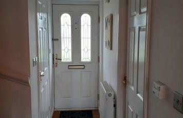 Hawksworth House in Chelmsley Wood, Birmingham near Solihull, near the NEC, HS2, JLR, Bear Grylls Centre, Resorts World and Birmingham airport, with a garage and free parking, great for families and contractors - Foto 23