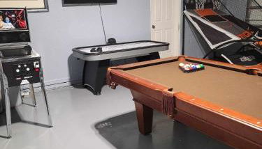 Luxry villa 6 miles from Disney - Photo 2, Game Room