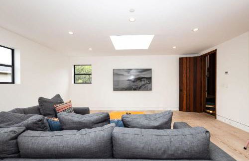 Modern indoor-outdoor living wHot Tub Walk to Beaches & Mountain Trails - Foto 18