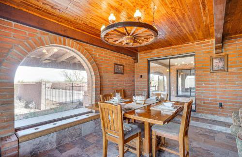 10-Acre Desert Oasis with Expansive Patio in Tucson! - Foto 12