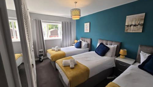2ndHomeStays- Willenhall-A Serene 3 Bed House with a Garden View-Suitable for Contractors and Families-Sleeps 9 - 7 mins to J10 M6 and 21 mins to Birmingham - Photo 2
