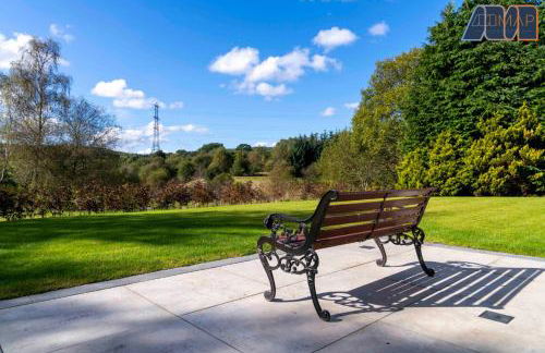 Large Family Home with Hot Tub or Jacuzzi, Log Burner - Foto 31