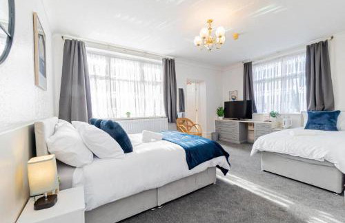 Contractor Stay above bar and restaurant - Foto 29