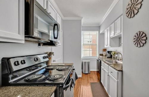 2BR Farmhouse Apt Near Everything - 2nd Floor - Foto 17