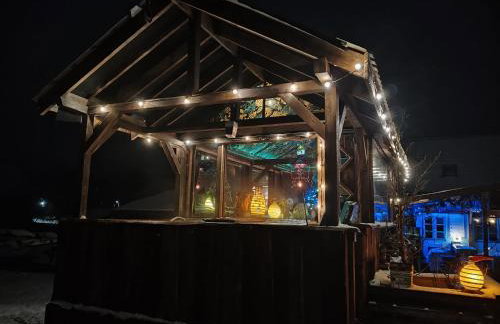 The Old Barn Luksusowa Stodoła z Całorocznym Jacuzzi Kominkiem i Widokiem na Wzgórza i Las dla 8-10 osób na Dolnym Śląsku min 2 noce - Foto 5