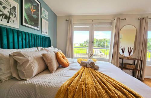 Modern 5 Bedroom Townhouse with Free Parking - Foto 26