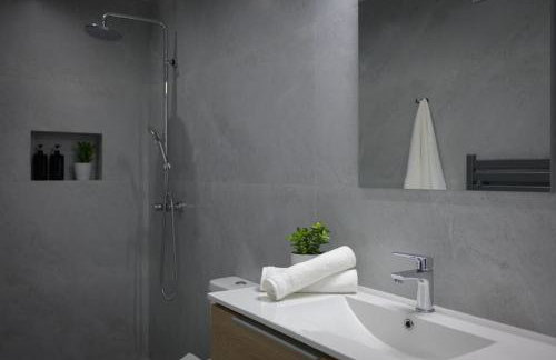 Onar Elegant Beachside Home - Foto 42