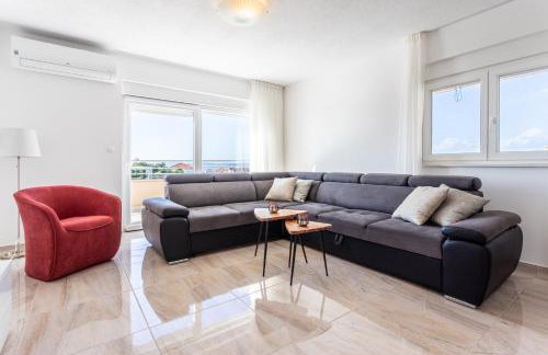 Villa Ana perfect for families with kids and groups,House with heated Pool - Photo 47