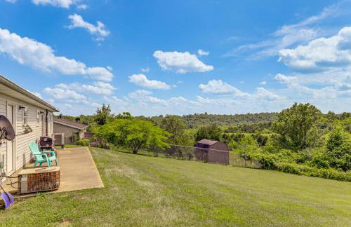 Quiet Dry Ridge Home with Yard - Near Ark Encounter! - Foto 3