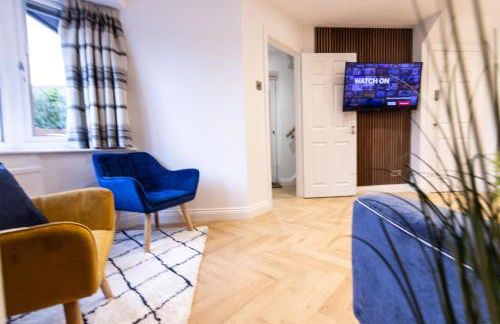 Charming Home in Bromsgrove - Perfect for Groups - Foto 8