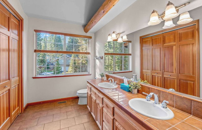 Fully Remodeled Tahoe Retreat with Game Room and Hot Tub - Foto 29