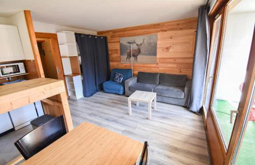 L'Enchalpe, Grand et lumineux studio avec coin montagne 5 personnes, 60m des pistes, PISCINE COUVERTE, WIFI, grand balcon expo EST, DRAPS NON COMPRIS - Foto 6