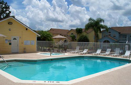 SPECTACULAR, NEW Professional Decor, Near Dis, NO Steps, Pool, Patio, LOW Rates! - Foto 131