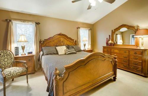 Home in Bella Vista with Deck and Lake Windsor Views! - Foto 15